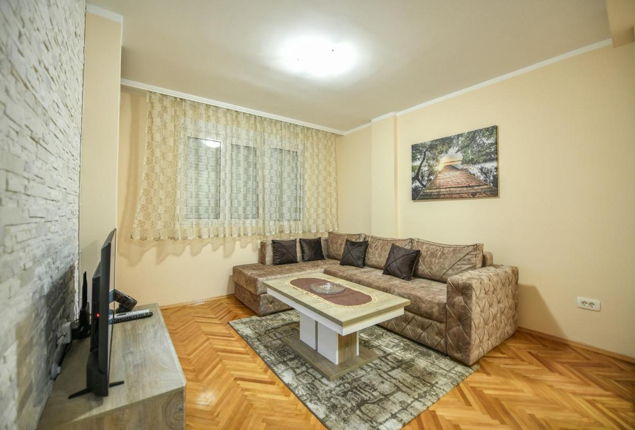 Apartman Centar 2 Подгорица Екстериор снимка